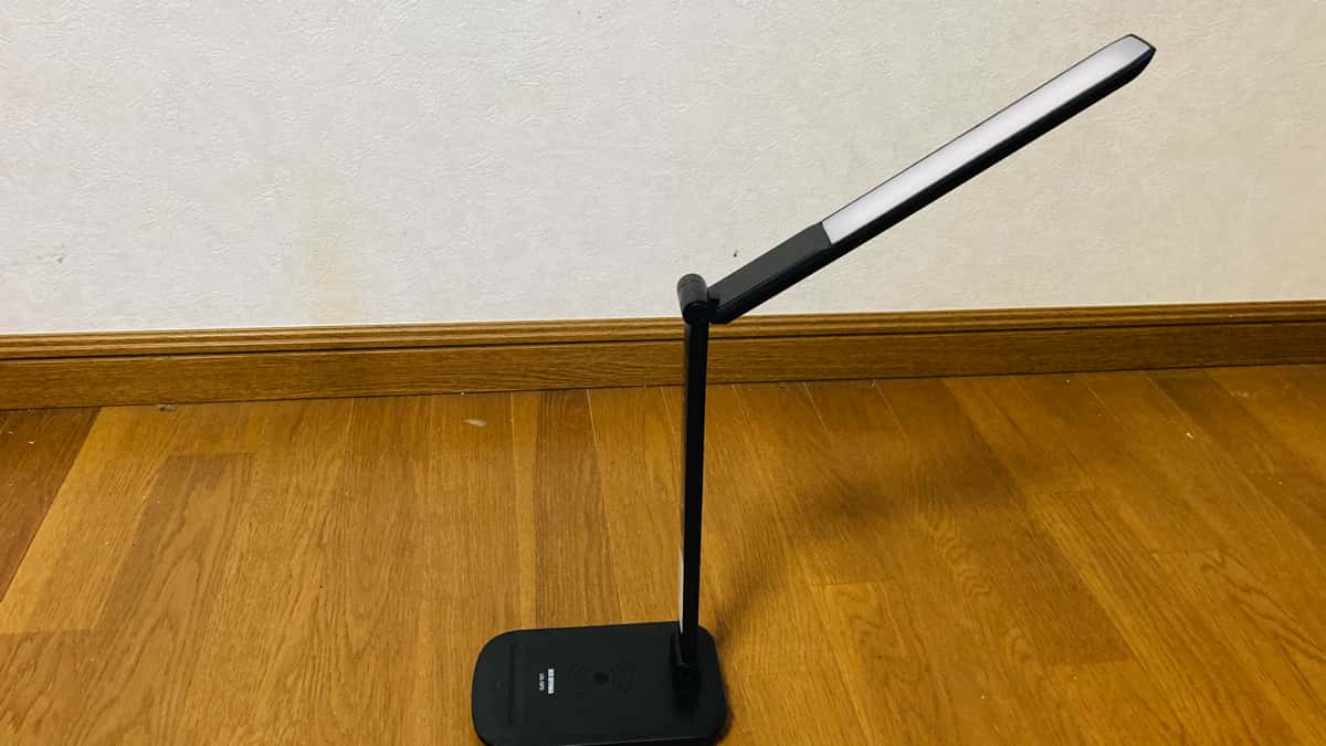 【レビュー】アイリスオーヤマ LEDデスクライト Qi充電器付き | わさワークス